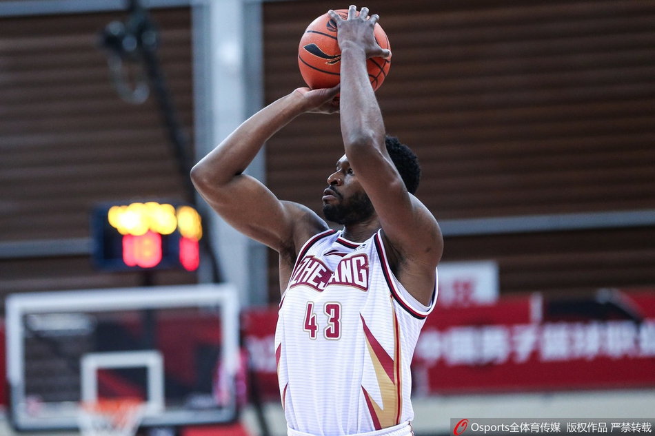 CBA第8轮：浙江102-84上海