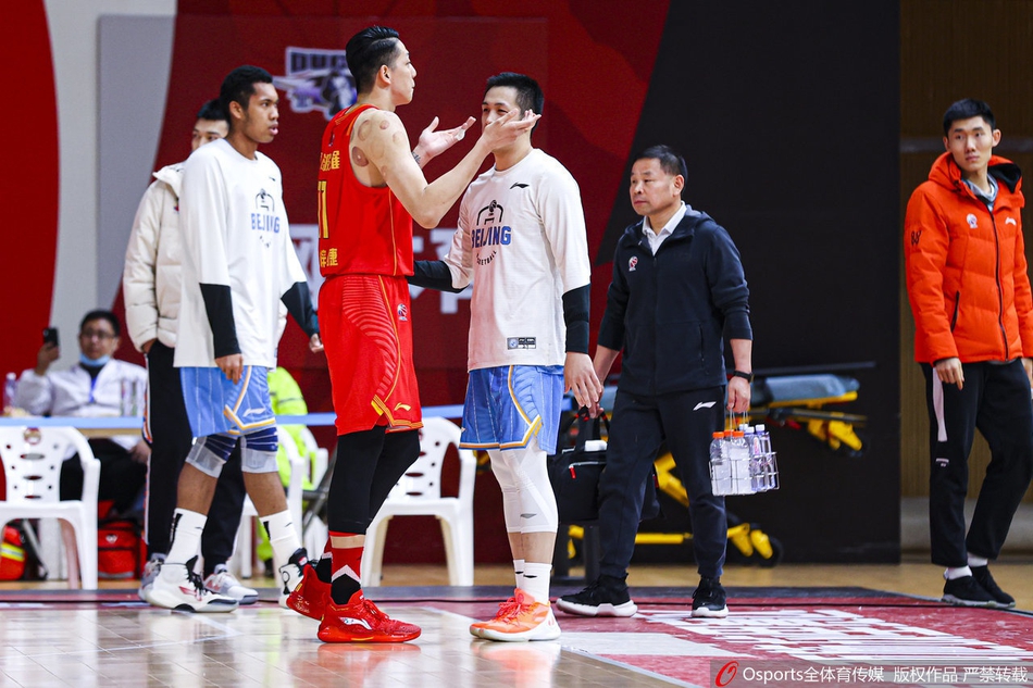 北京队抗议判罚