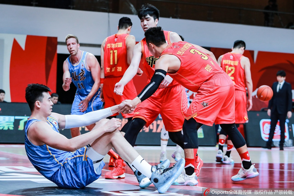 CBA第28轮：北京92-95深圳