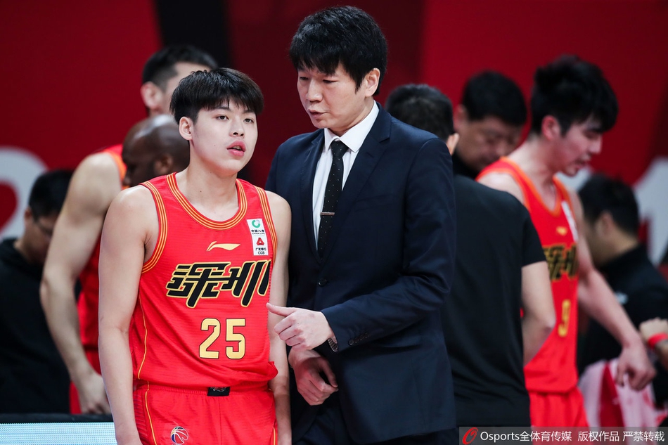 CBA第28轮：北京92-95深圳