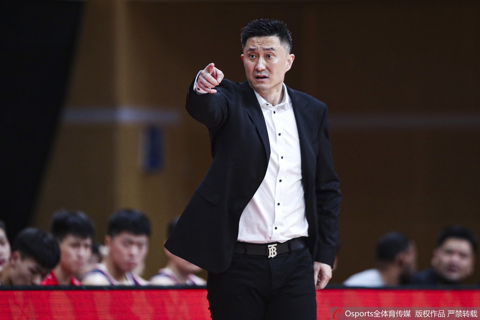 CBA第33轮:广东107-92四川