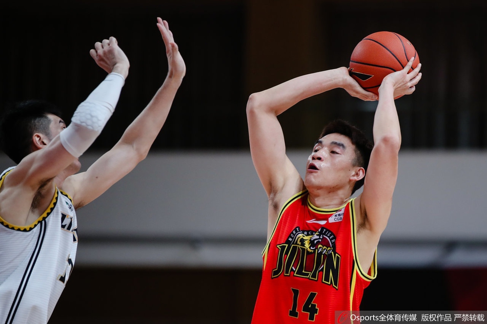 CBA第48轮：辽宁100-83吉林