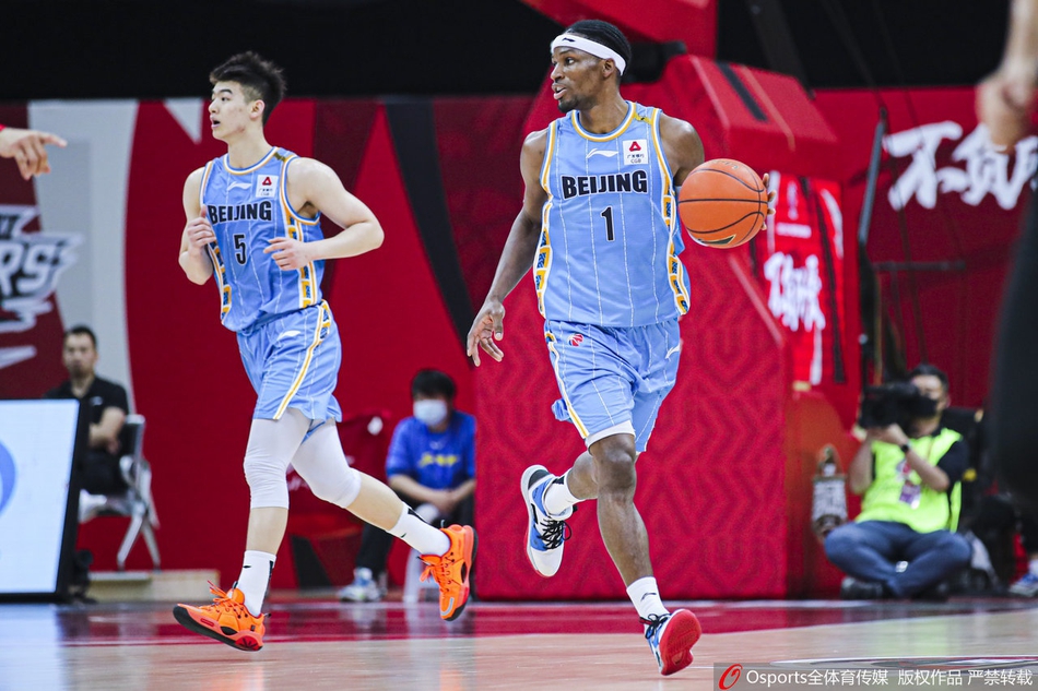季后赛12进8：北京108-97深圳