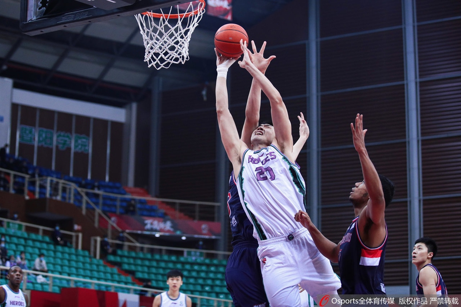 季后赛12进8：山东119-107广州