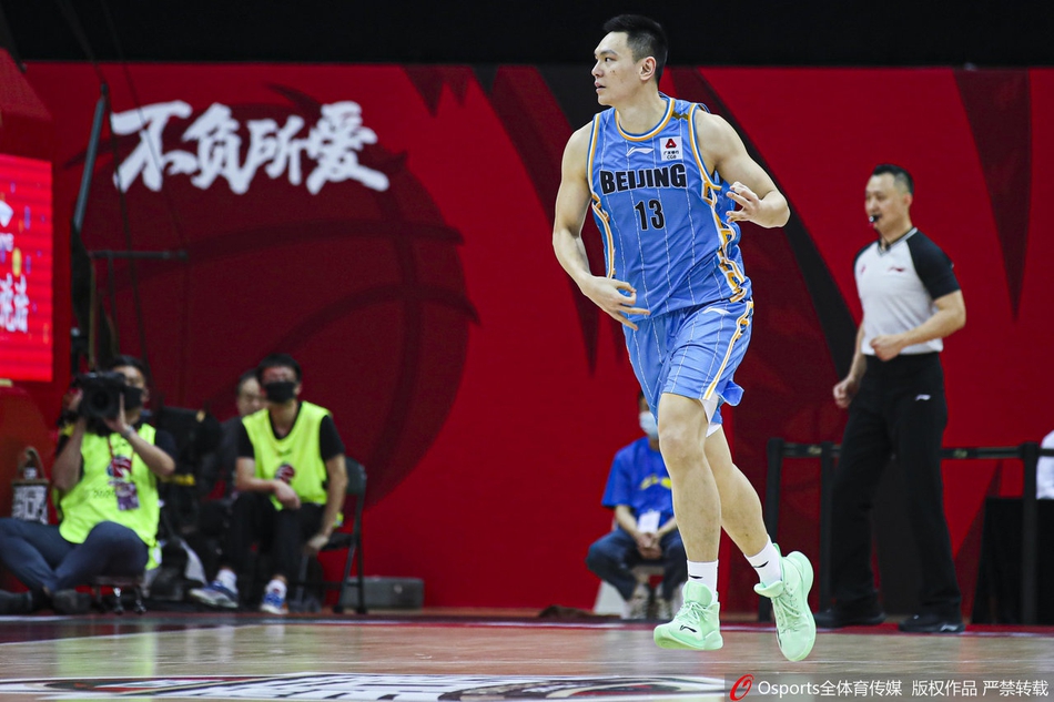 季后赛12进8：北京108-97深圳
