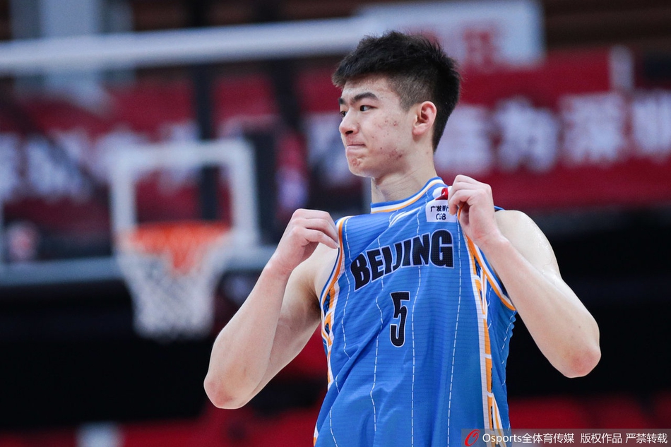 季后赛12进8：北京108-97深圳
