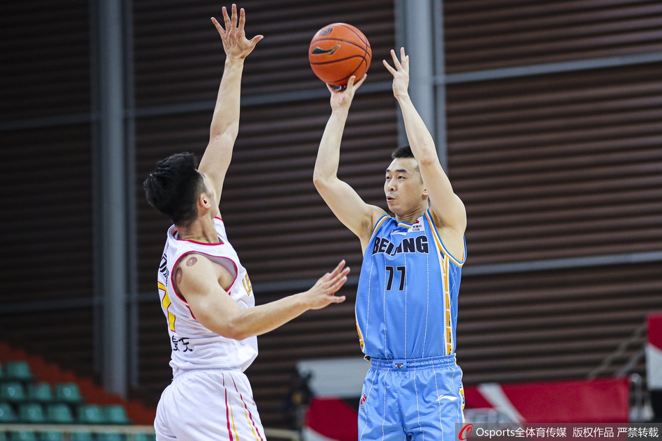 季后赛12进8：北京108-97深圳