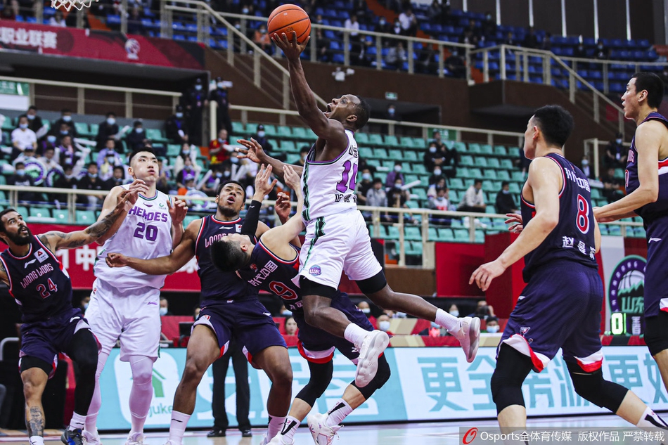 季后赛12进8：山东119-107广州