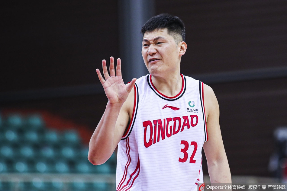 季后赛12进8：青岛93-91四川