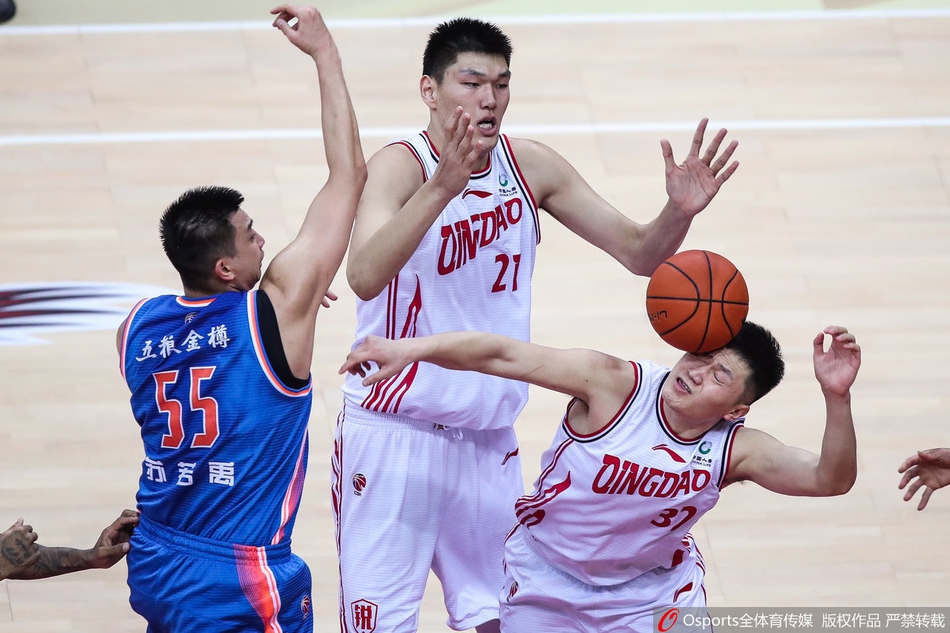 季后赛12进8：青岛93-91四川