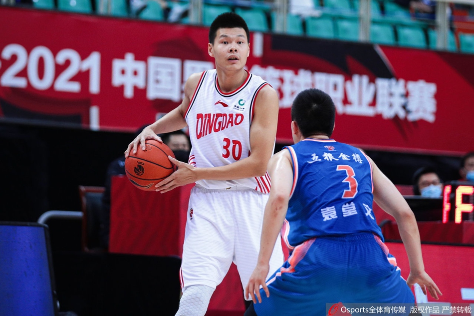 季后赛12进8：青岛93-91四川