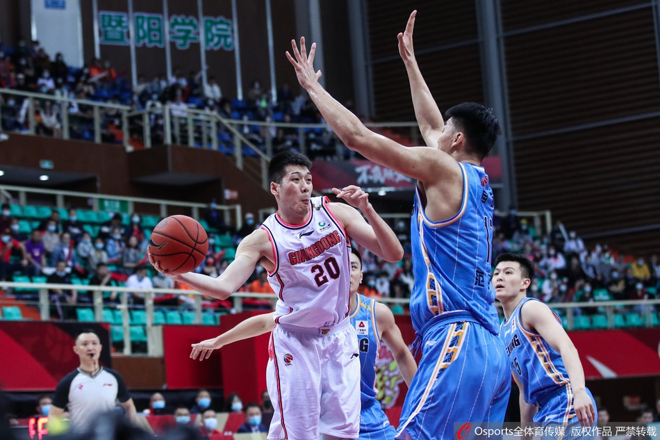 季后赛1/4决赛：广东104-103北京