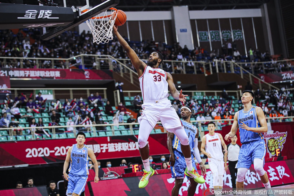 季后赛1/4决赛：广东104-103北京