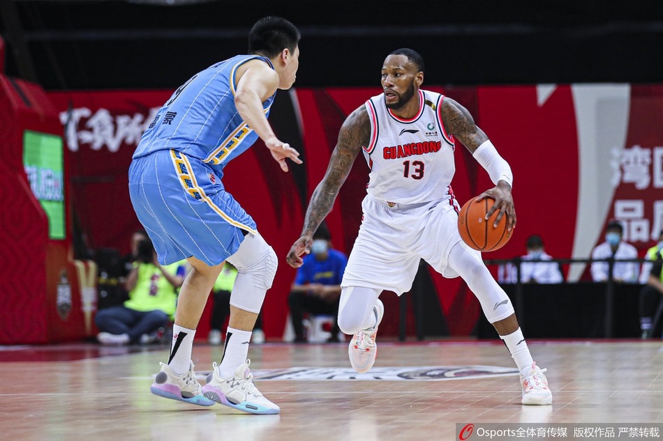 季后赛1/4决赛：广东104-103北京