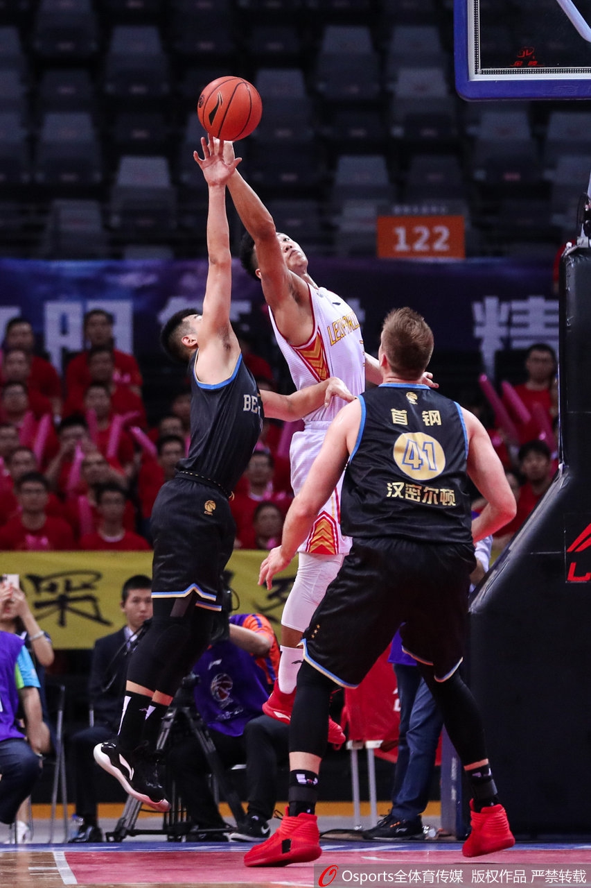 CBA1/4决赛：深圳88-104北京