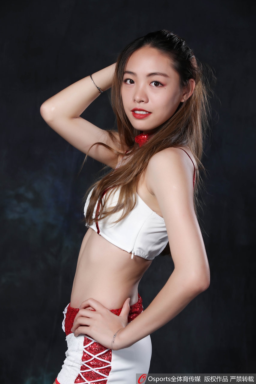 篮球宝贝可爱卖萌助力广东