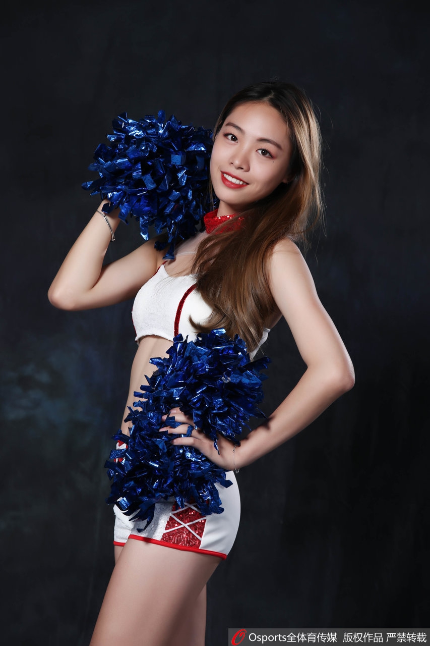 篮球宝贝可爱卖萌助力广东