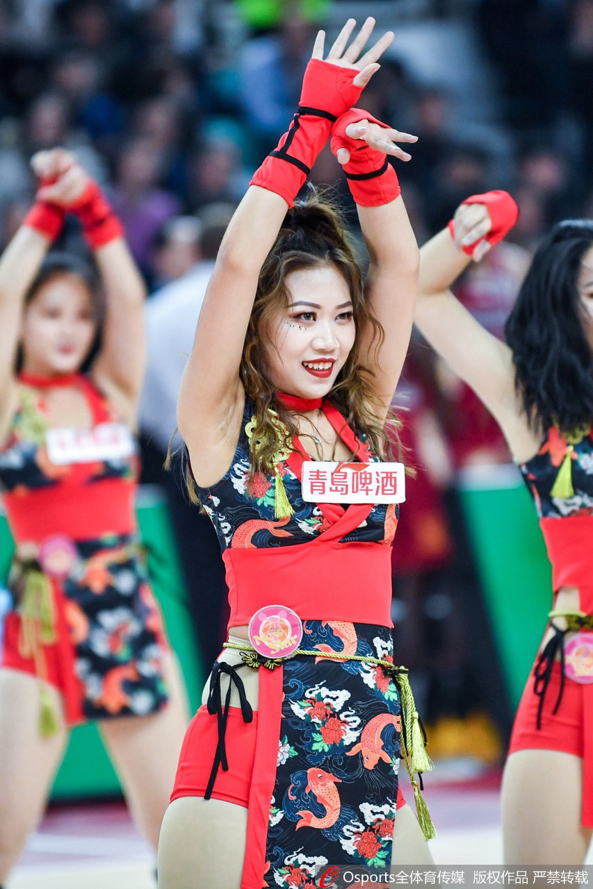 CBA第7轮:篮球宝贝热舞助威