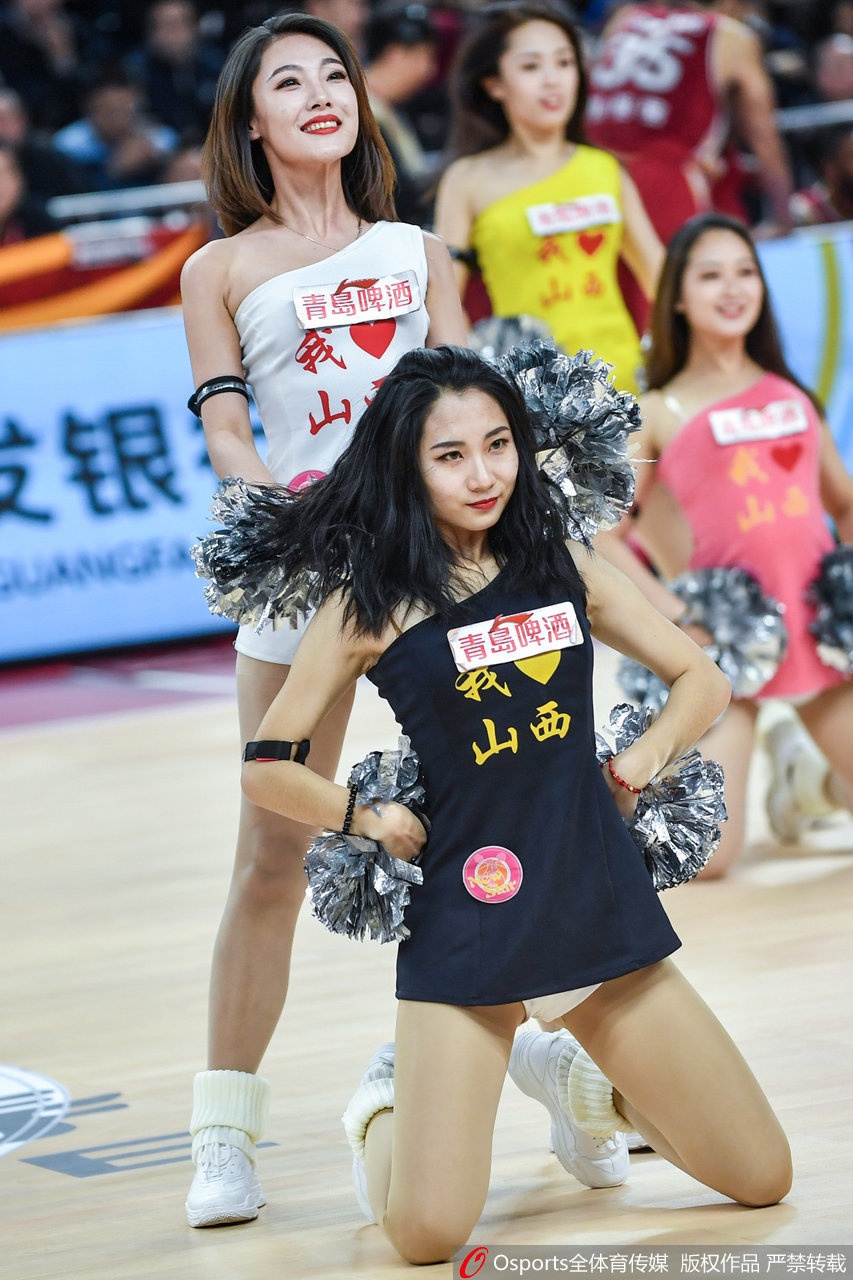 CBA第7轮:篮球宝贝热舞助威