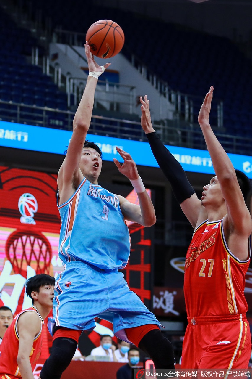 CBA复赛：新疆102-82八一