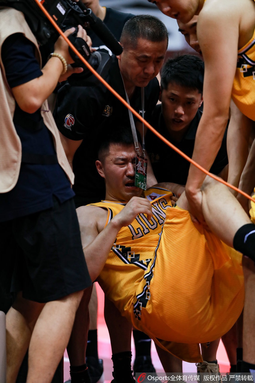 CBA复赛：山东84-100广厦