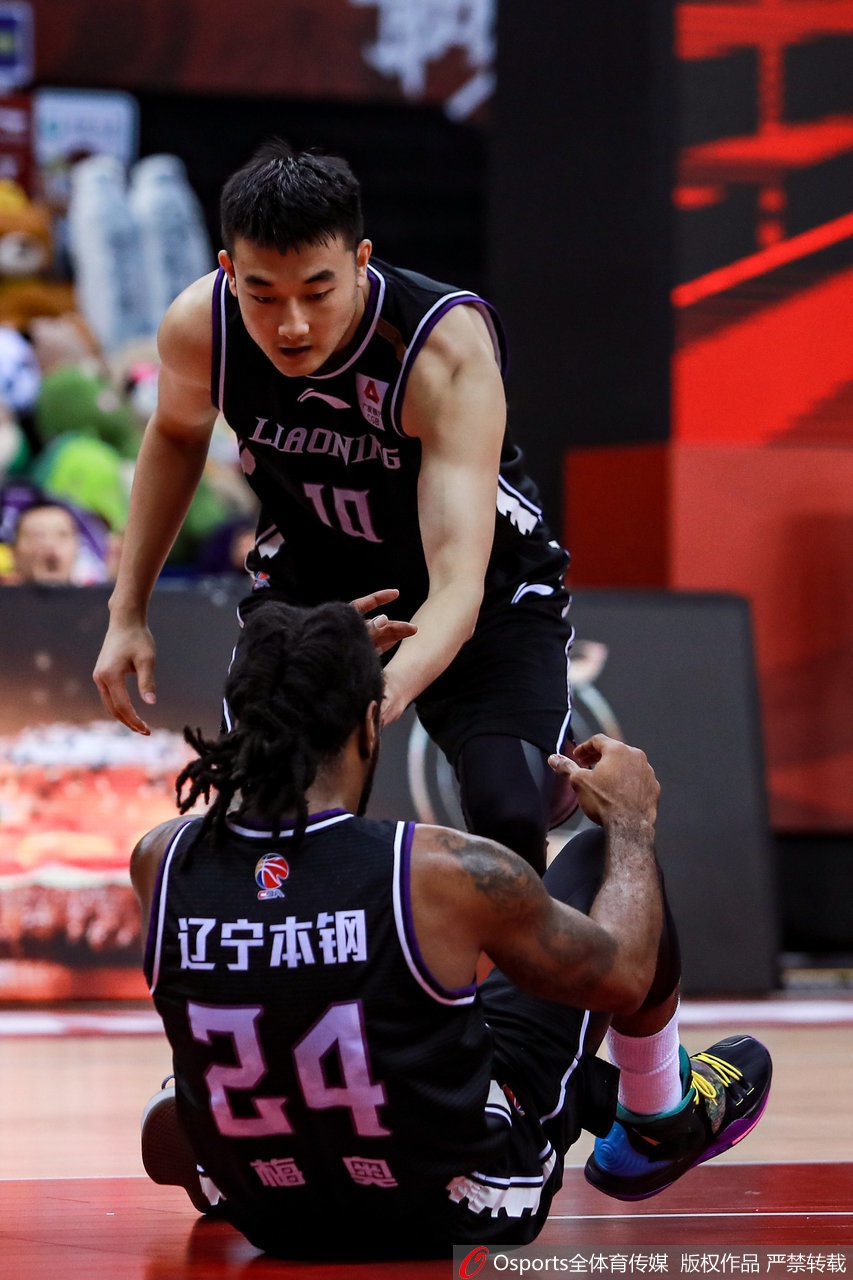 CBA复赛：天津78-133辽宁