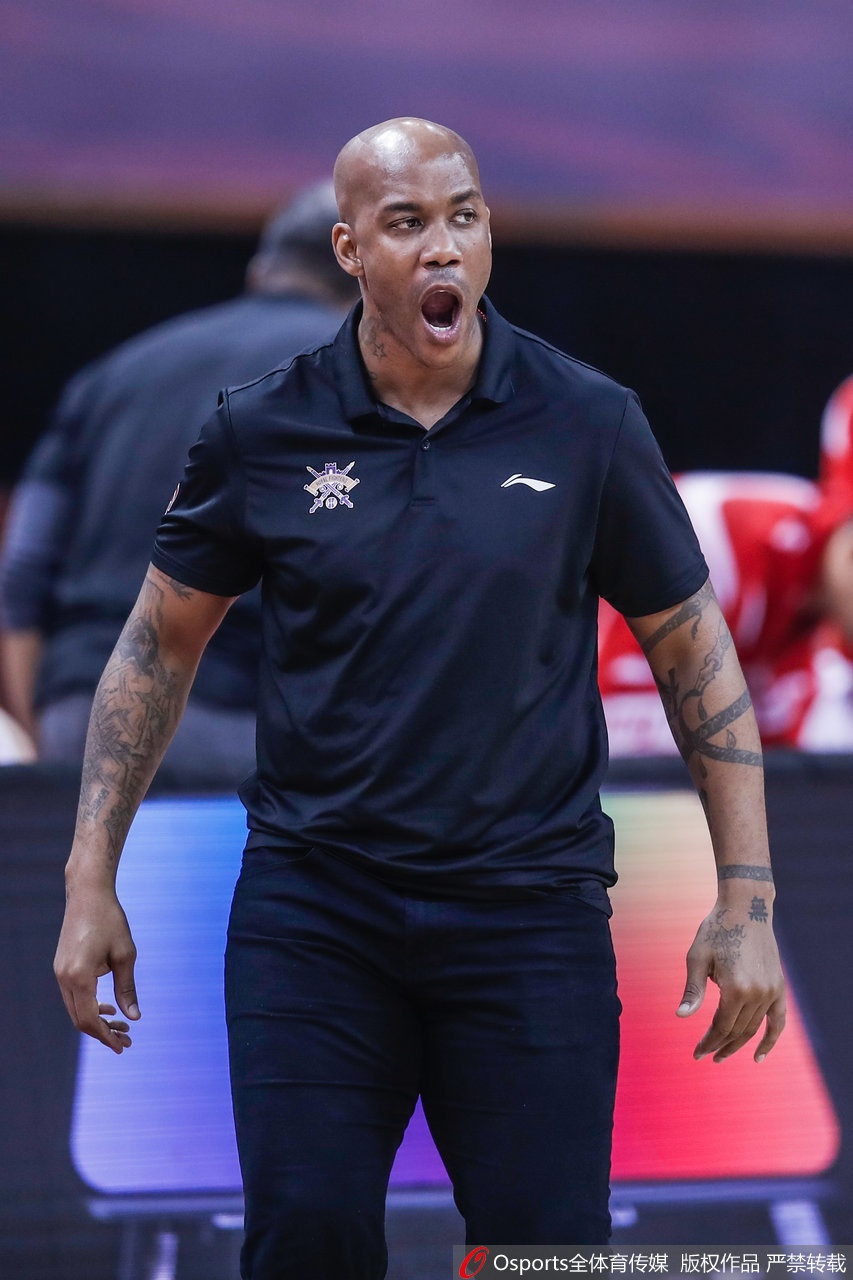 CBA复赛：北控86-104新疆