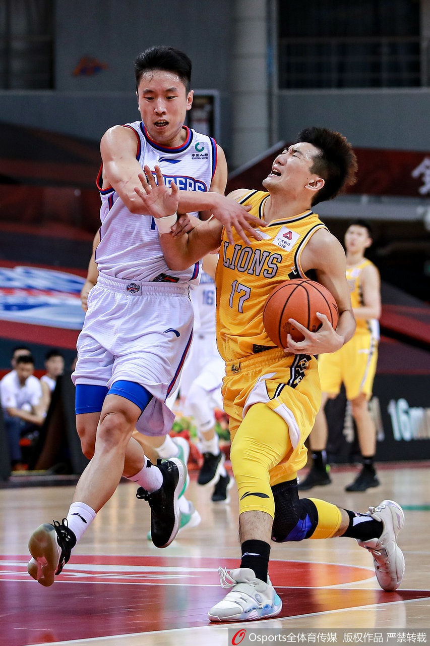 CBA复赛：天津93-125广厦