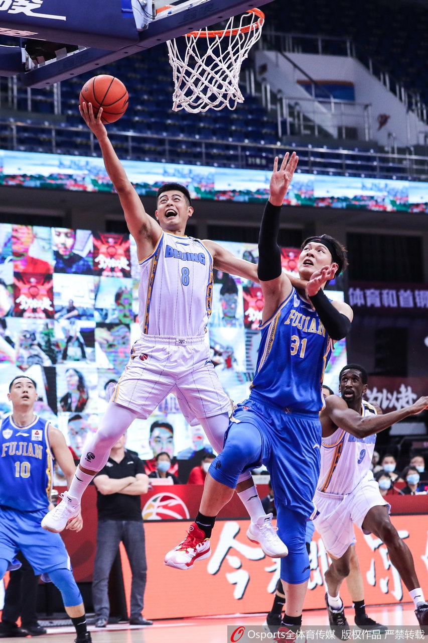 CBA季后赛1/4决赛：北京107-75福建