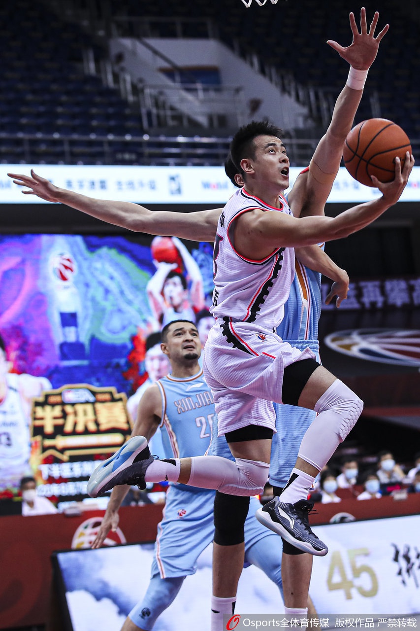 CBA半决赛：辽宁119-113新疆