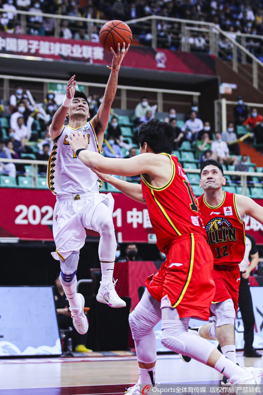 季后赛12进8：广厦105-88吉林