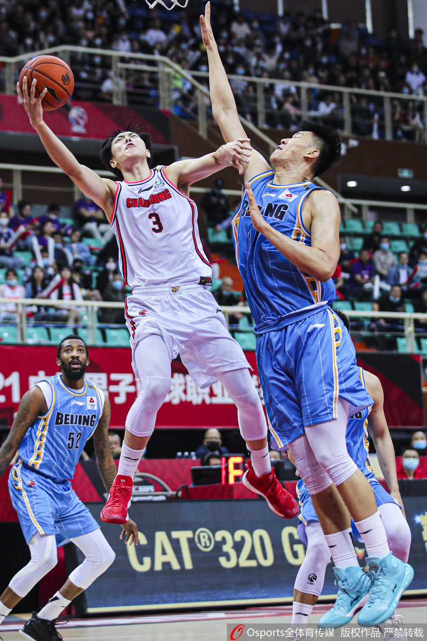 季后赛1/4决赛：广东104-103北京