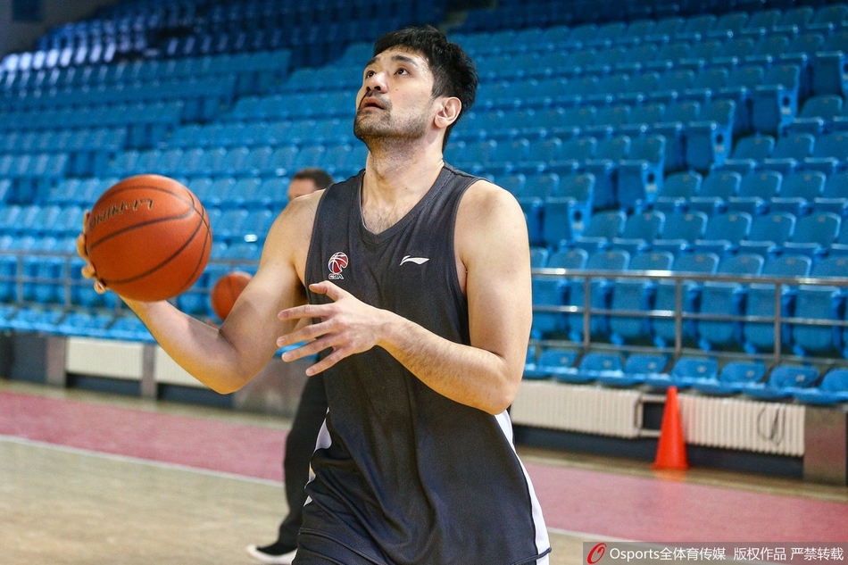 辽宁男篮备战东北德比