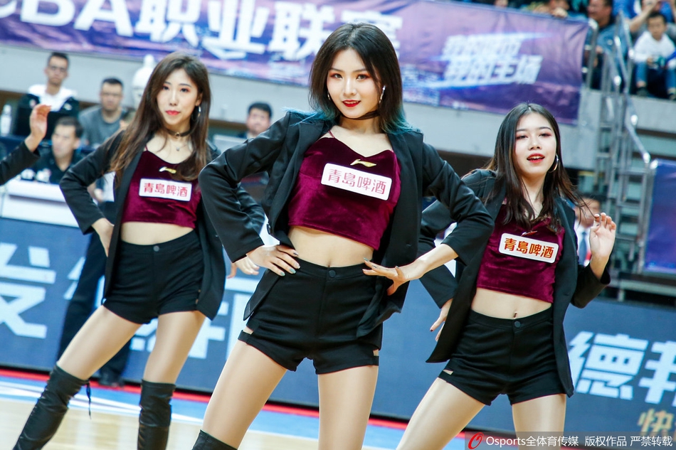 篮球宝贝热舞助威季后赛