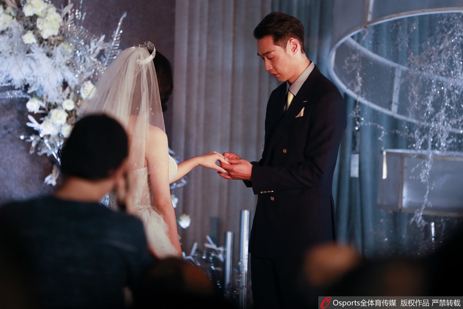 四川男篮神射手孟达大婚