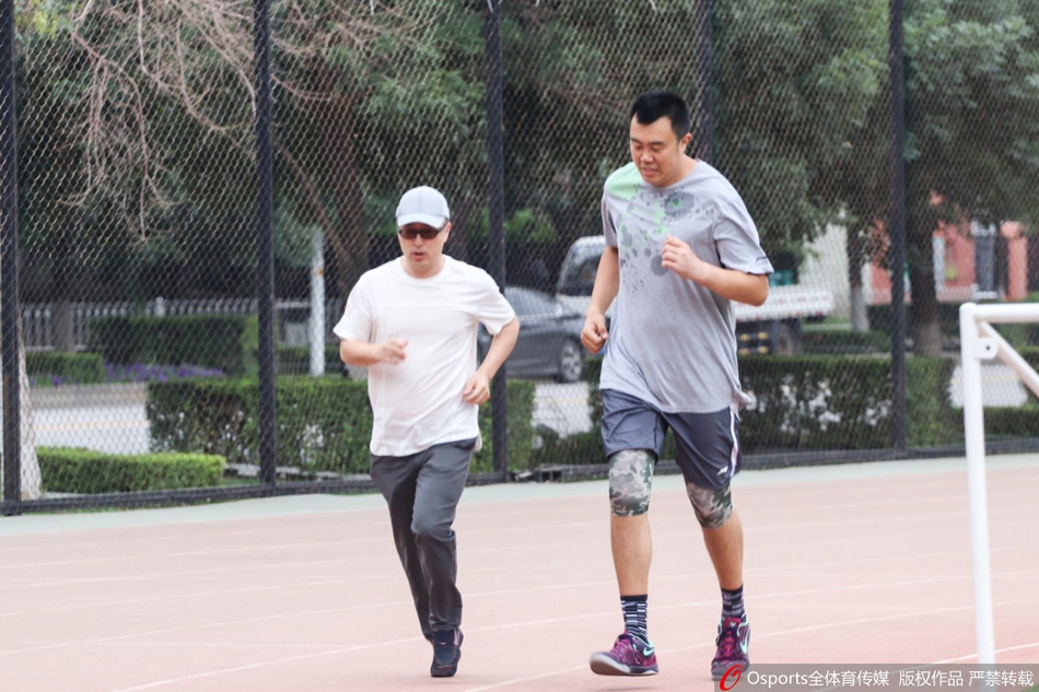 韩德君归队从跑圈开始首练