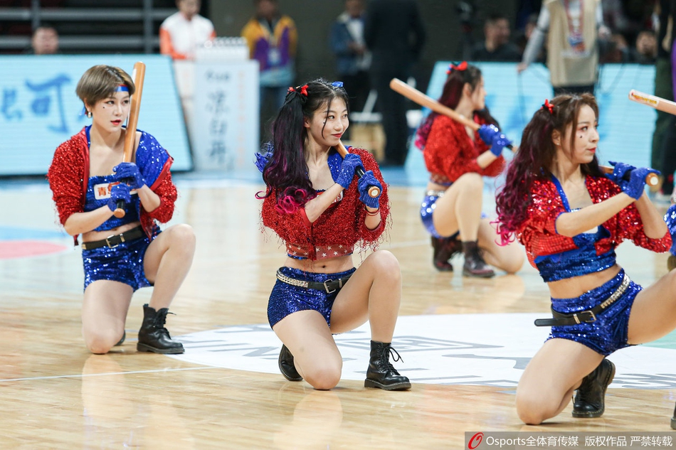 CBA第7轮:篮球宝贝热舞助威