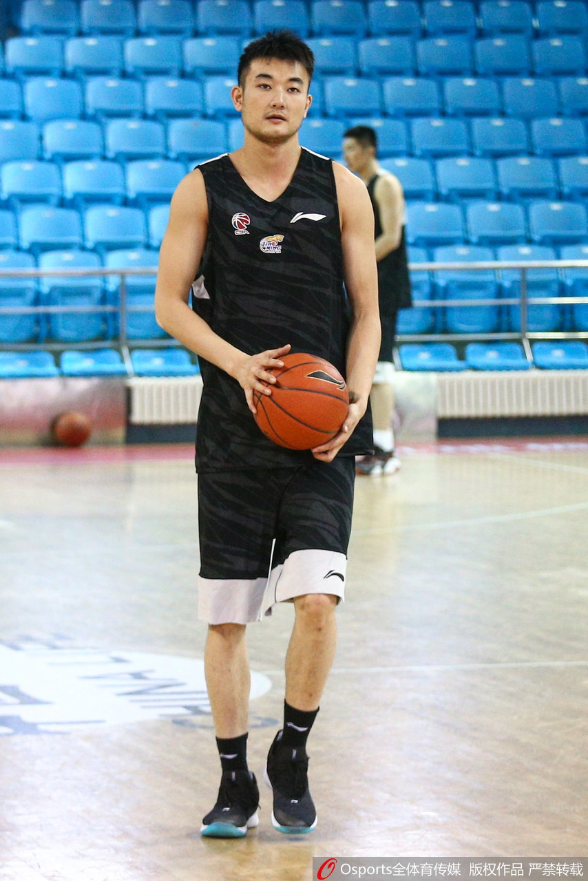 辽宁男篮备战东北德比