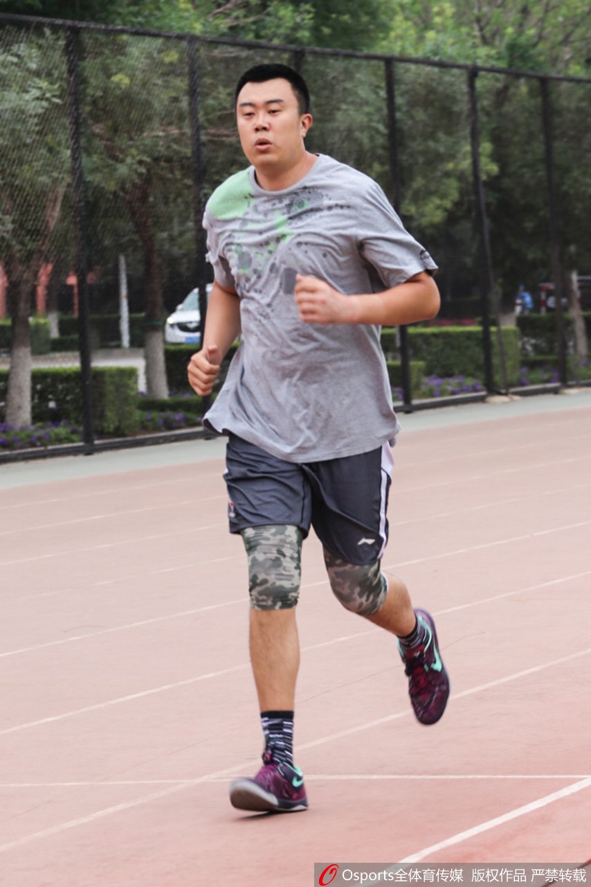 韩德君归队从跑圈开始首练