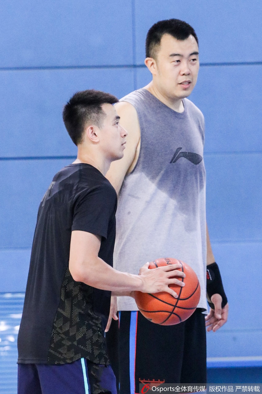 郭艾伦赵继伟归队备战新赛季