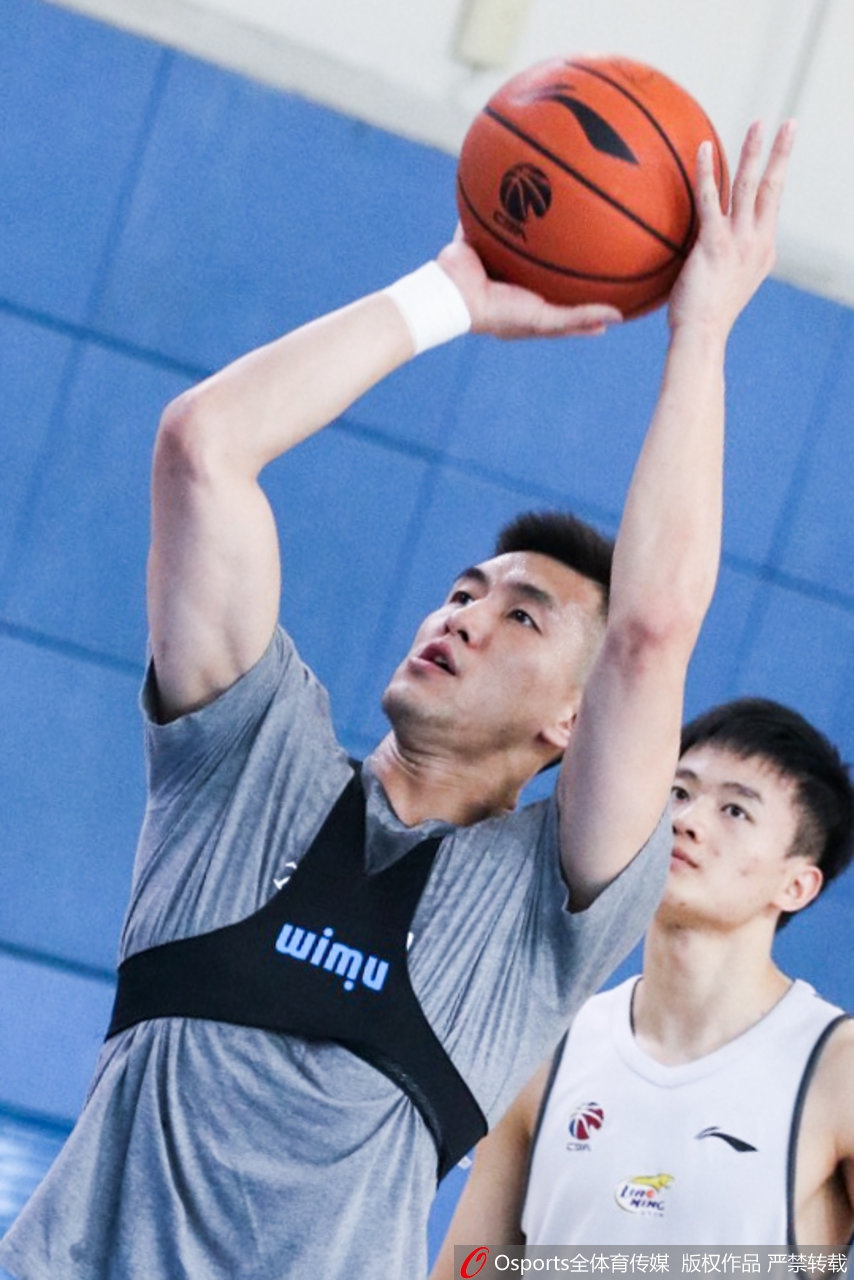 郭艾伦赵继伟归队备战新赛季