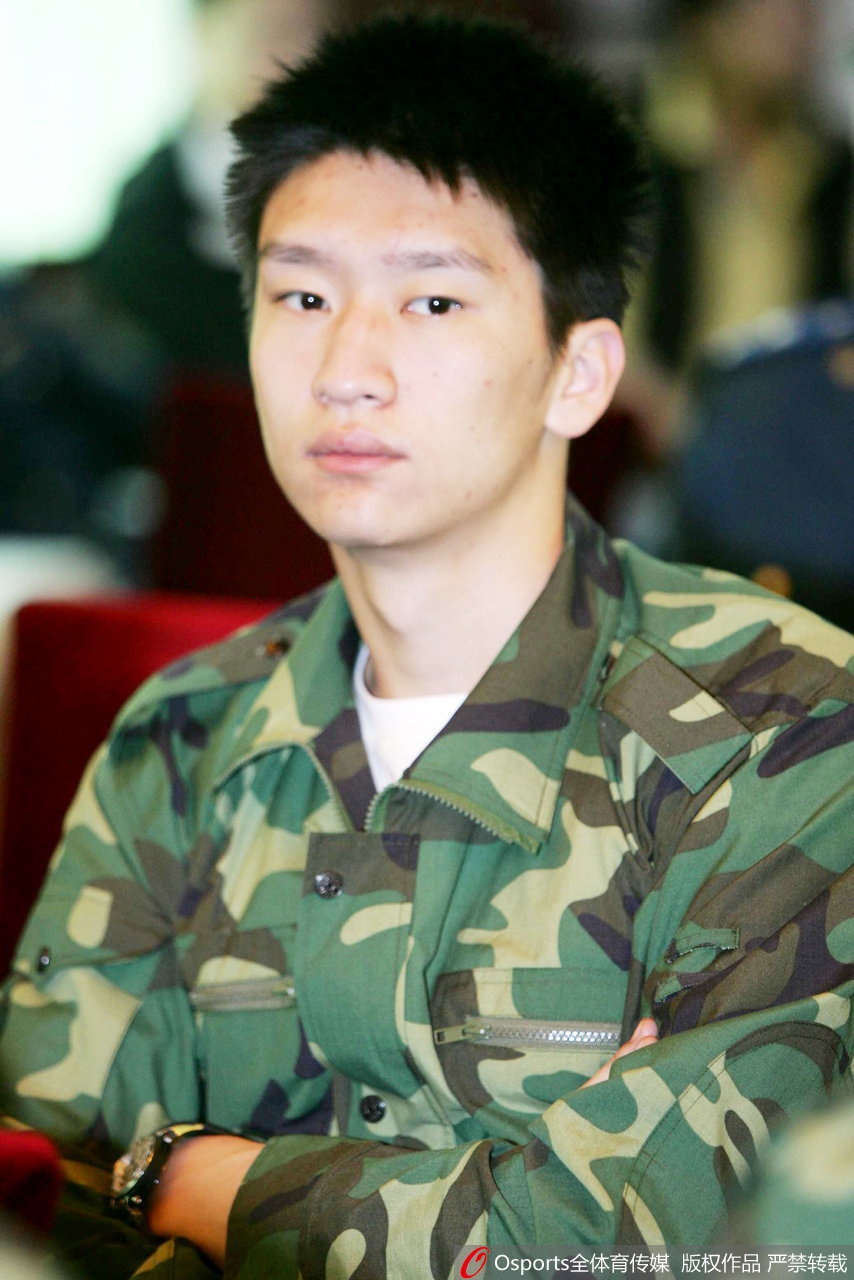 CBA球员青涩照之孙悦