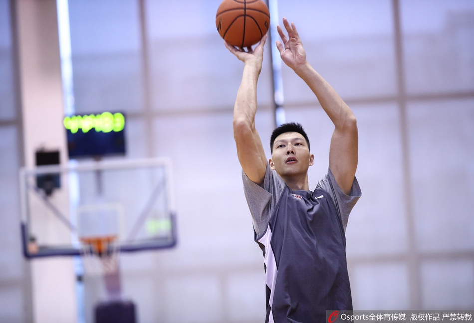 广东男篮备战训练