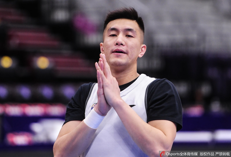 辽篮训练郭艾伦表情秀