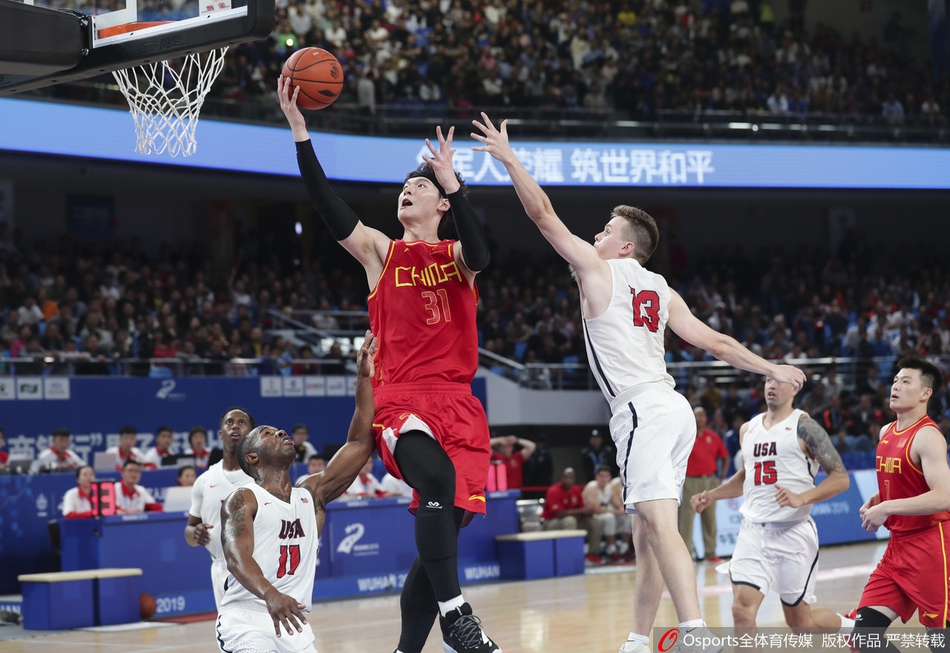 军运男篮：中国98-79胜美国