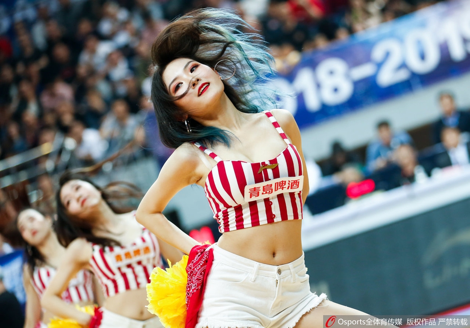 篮球宝贝热舞助威季后赛