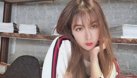 阿的江女儿迷人私房照