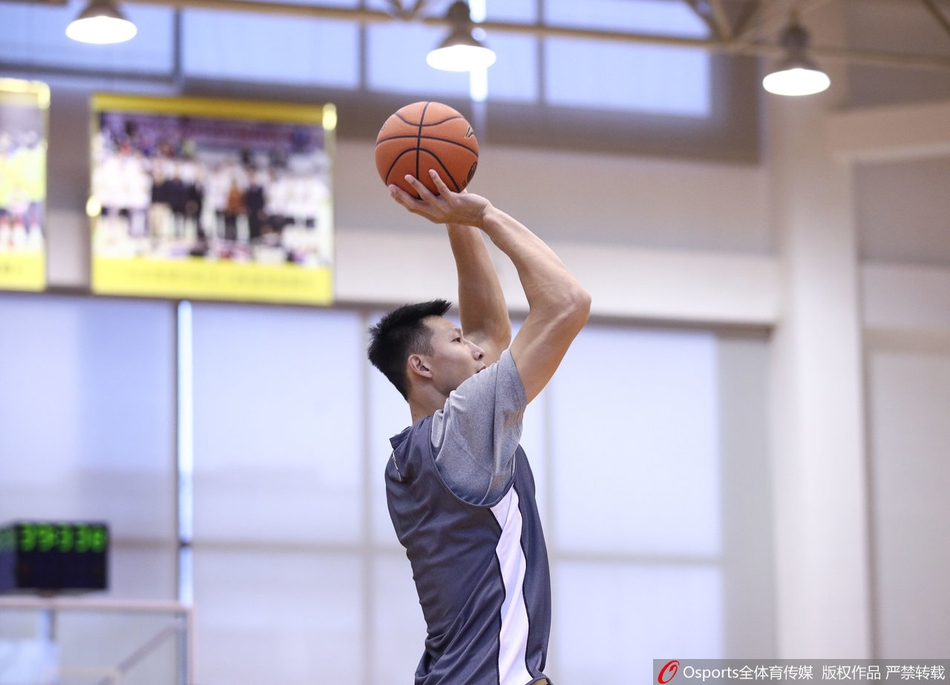 广东男篮备战训练