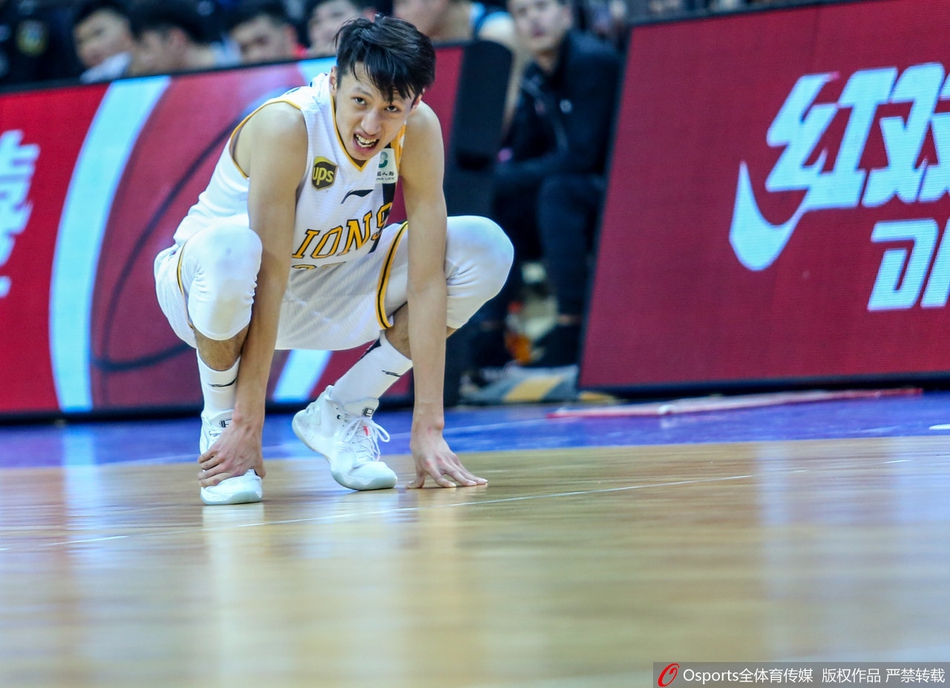 CBA1/4决赛：广厦120-112新疆