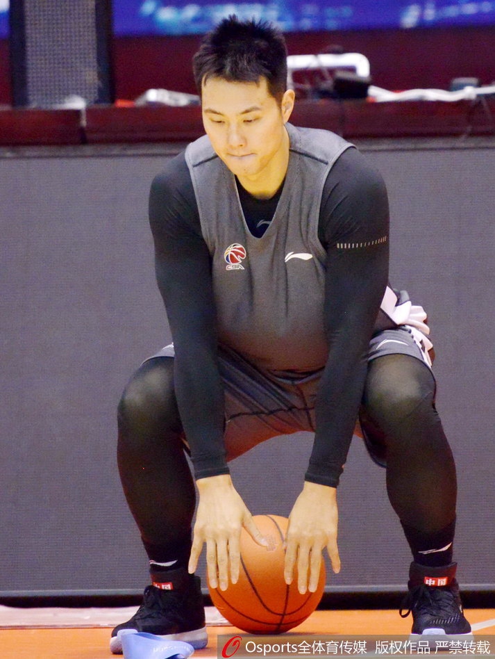 广东男篮备战训练